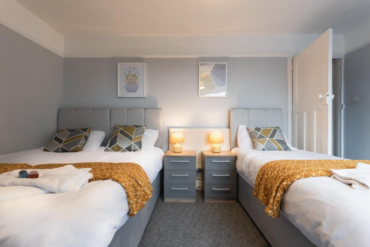 Best Price! Perfect Gunwharf Accommodation - 5 Single Beds Or Kingsize Free Parking 朴次茅斯 外观 照片