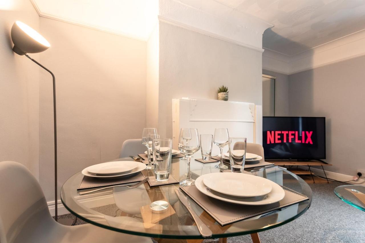 Best Price! Perfect Gunwharf Accommodation - 5 Single Beds Or Kingsize Free Parking 朴次茅斯 外观 照片